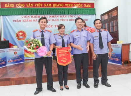Chúng tôi là Kiểm sát viên