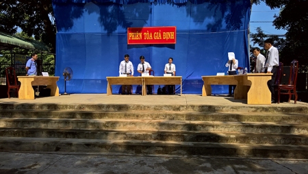 hình phiên tòa