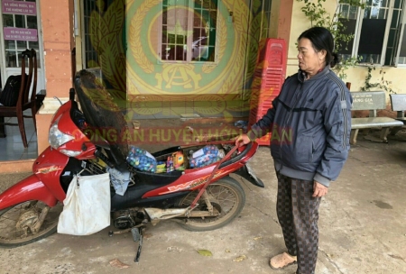 Tạm giữ đối tượng vận chuyển trái phép 5,6 kg pháo nổ
