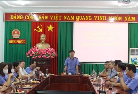 Đ/c Viện trưởng phát biểu