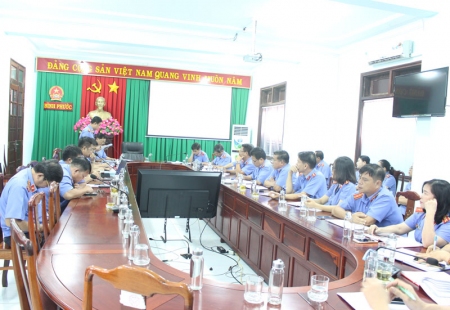 Đoàn kiểm tra làm việc tại đơn vị