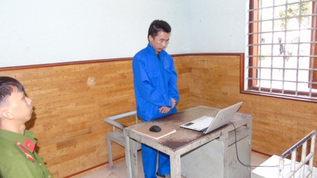 Viện kiểm sát nhân dân và Tòa án nhân dân thị xã Chơn Thành phối hợp tổ chức phiên tòa trực tuyến, rút kinh nghiệm