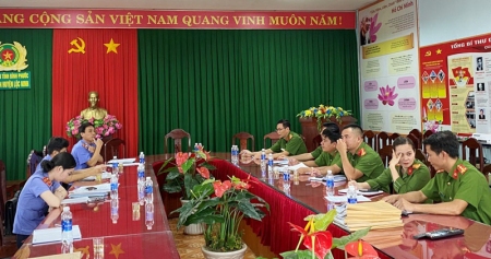 Hình hoạt động