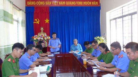Viện KSND thị xã Chơn Thành trực tiếp kiểm sát công tác thi hành án hình sự ngoài cộng đồng tại 07 UBND cấp xã, phường trên địa bàn thị xã Chơn Thành