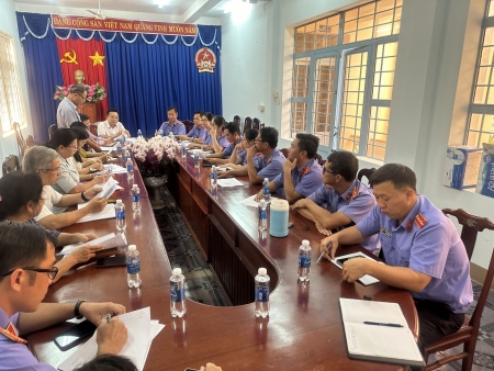Đoàn giám sát Ban pháp chế HĐND thị xã làm việc với Viện KSND thị xã Chơn Thành