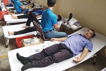 Hình hoạt động