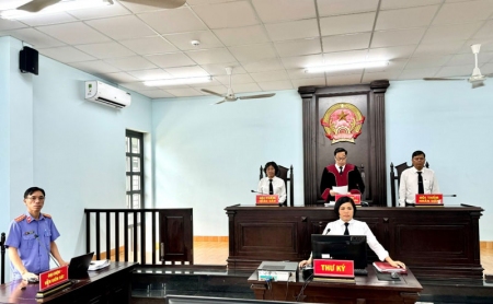 Hình phiên tòa