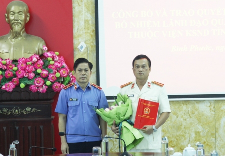 Viện kiểm sát nhân dân tỉnh Bình Phước công bố và trao quyết định điều động, bổ nhiệm lãnh đạo cấp Phòng