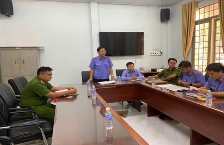 VKSND huyện Bù Gia Mập trực tiếp kiểm sát việc thi hành án treo, cải tạo không giam giữ tại UBND xã Phú Văn, huyện Bù Gia Mập