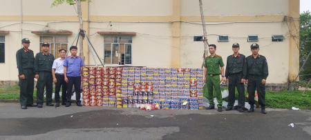 VKSND Khu vực 13, thành phố Đồng Nai kiểm sát việc tiêu hủy vật chứng là pháo nổ