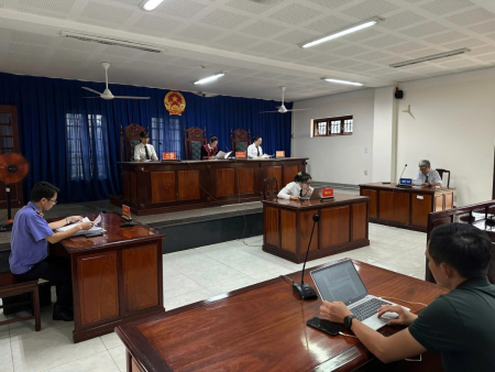 Bị cáo bỏ trốn, phiên tòa xét xử vắng mặt – Tuyên án 02 năm tù