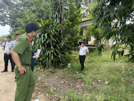 Viện kiểm sát nhân dân khu vực 7 tham gia đoàn cưỡng chế Quyền sử dụng đất trên địa bàn