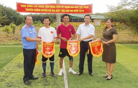 hình buổi giao lưu