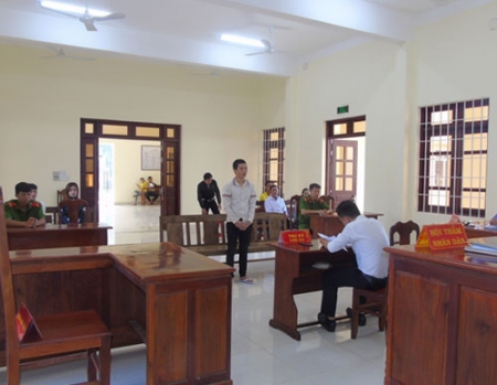 Hình phiên tòa