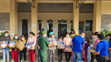 hình buổi tình nguyện