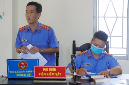 hình ảnh phiên tòa