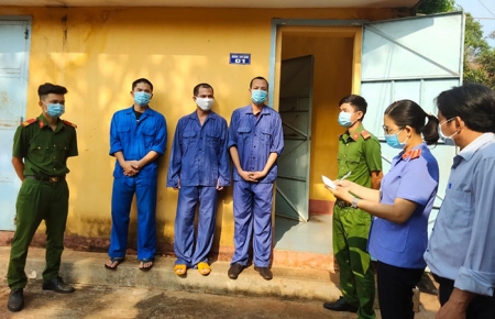 hình buổi kiểm sát