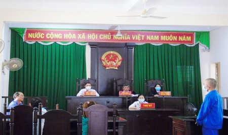 hình ảnh phiên tòa