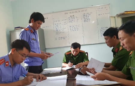 hình tại buổi làm việc