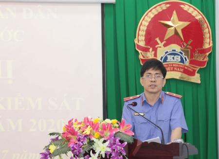 Đ/c Viện trưởng phát biểu