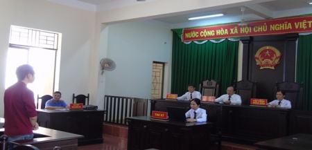 hình ảnh phiên tòa