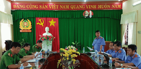 Kiểm sát