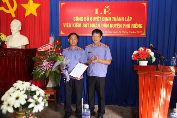 Hình trao quyết định