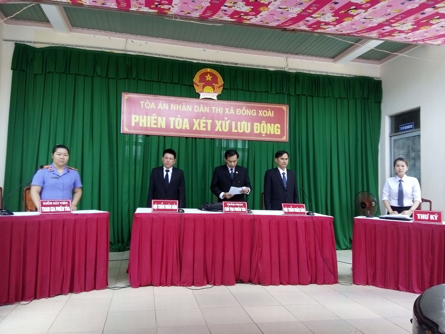 VKS VÀ TÒA ÁN THỊ XÃ ĐỒNG XOÀI TỔ CHỨC PHIÊN TÒA XÉT XỬ LƯU ĐỘNG RÚT KINH NGHIỆM