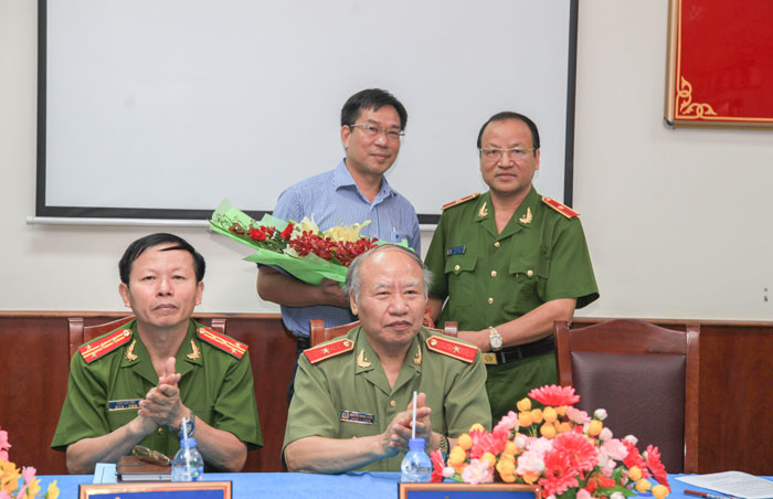 Tân tiến sĩ Lê Đức Xuân