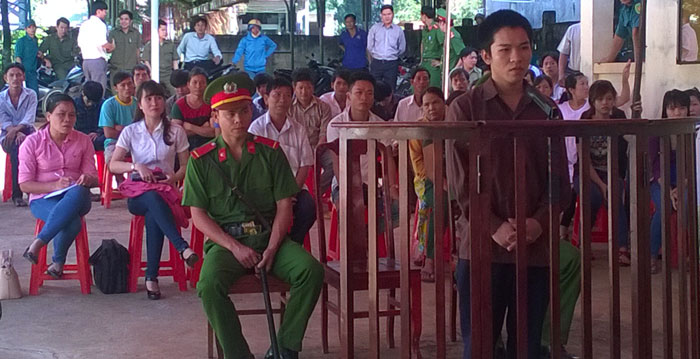 Phiên tòa xét xử