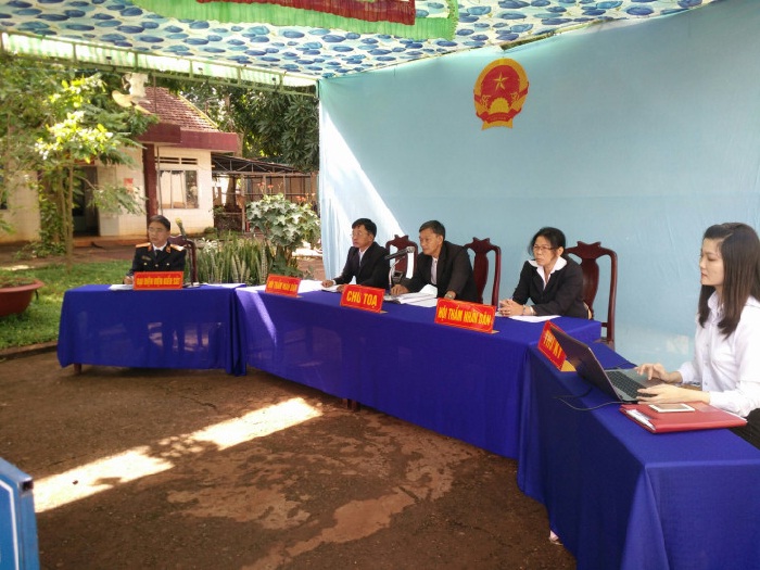 Phiên tòa