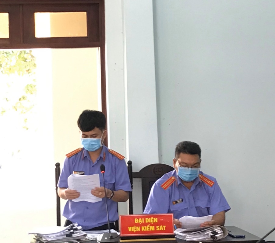 Tổ chức đưa người xuất, nhập cảnh trái phép trong thời điểm dịch COVID-19 bùng phát, 2 đối tượng lĩnh án 5 đến 6,5 năm tù