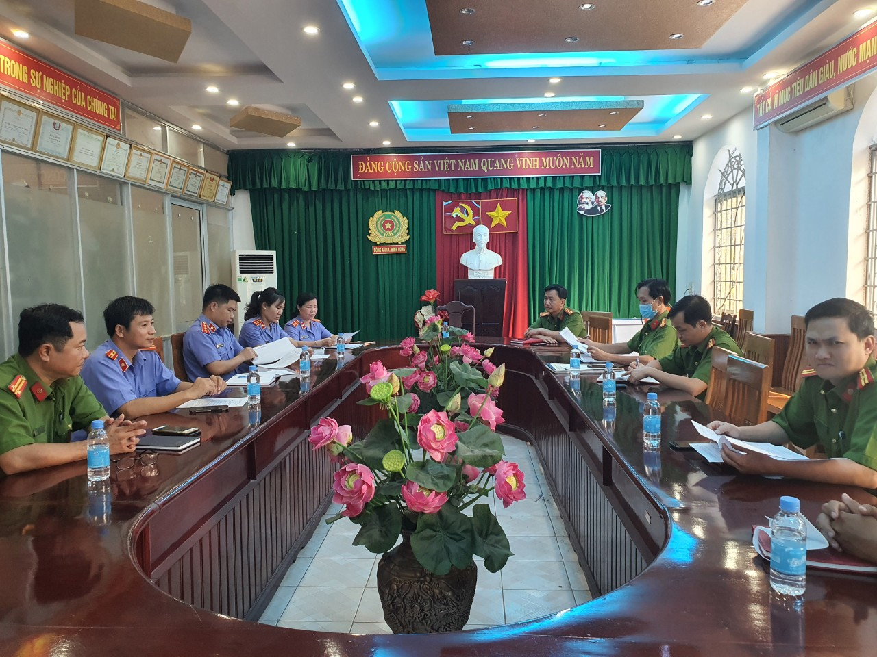 Viện kiểm sát nhân dân thị xã Bình Long trực tiếp kiểm sát việc tiếp nhận, giải quyết nguồn tin về tội phạm tại Công an thị xã Bình Long