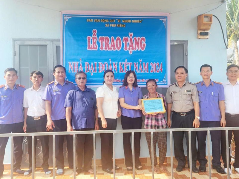 Hình hoạt động