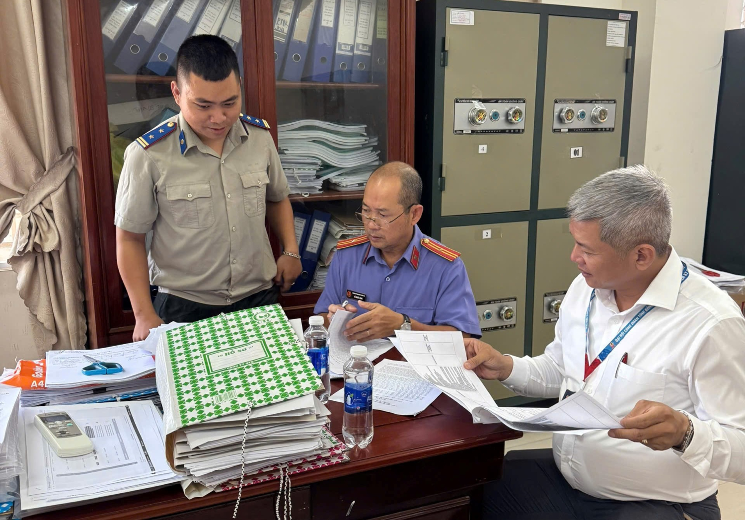 VKSND thành phố Đồng Nai kiểm sát việc tiêu huỷ vật chứng trong các vụ án hình sự
