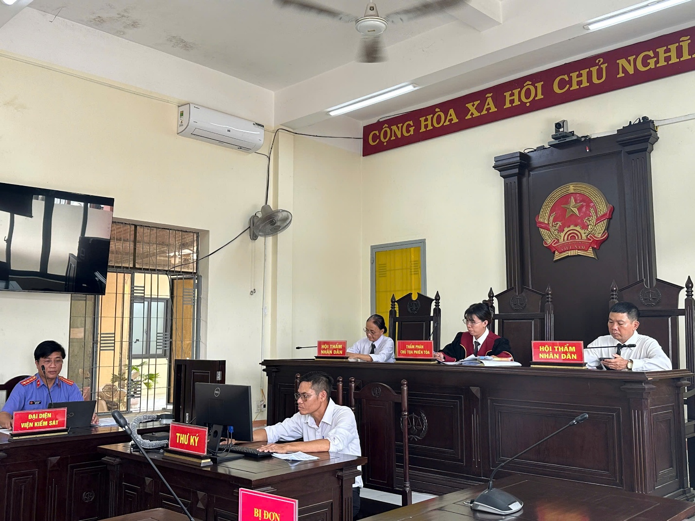 Viện trưởng VKSND khu vực 12 – Đồng Nai trực tiếp thực hành quyền công tố và kiểm sát xét xử