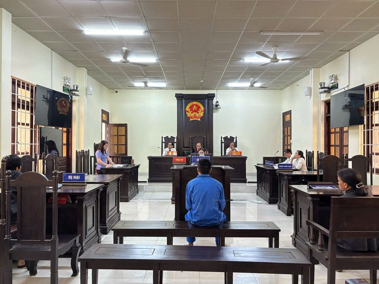 8 năm tù cho đối tượng hiếp dâm người dưới 16 tuổi