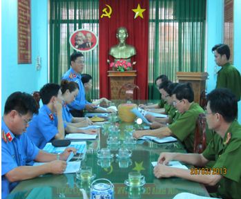 Viện KSND tỉnh Đồng Nai kiểm sát trực tiếp việc tuân theo pháp luật trong công tác tạm giữ, tạm giam và thi hành án hình sự tại Trại tạm giam Công an tỉnh Đồng Nai sáu tháng đầu năm 2013.