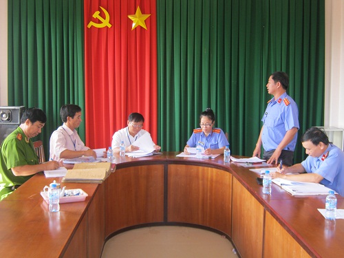 Viện kiểm sát nhân dân thành phố Biên Hòa kiểm sát trực tiếp và phúc tra việc tuân theo pháp luật trong công tác thi hành án hình sự tại 12 Ủy ban nhân dân xã, phường.