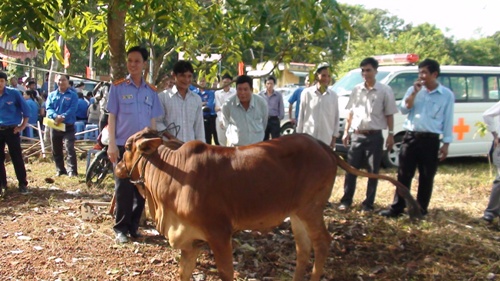 VIỆN KIỂM SÁT NHÂN DÂN HUYỆN XUÂN LỘC THAM GIA LÀM CÔNG TÁC DÂN VẬN