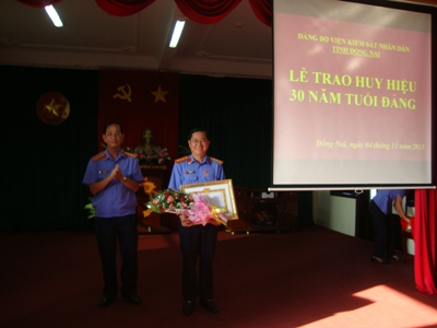 Ba mươi năm với đảng