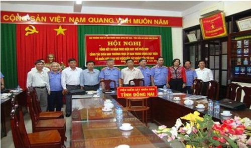 HỘI NGHỊ TỔNG KẾT 10 NĂM THỰC HIỆN QUY CHẾ PHỐI HỢP CÔNG TÁC VÀ LỄ KÝ QUY CHẾ PHỐI HỢP (SỬA ĐỔI) GIỮA BAN THƯỜNG TRỰC ỦY BAN TRUNG ƯƠNG MẶT TRẬN TỔ QUỐC VIỆT NAM VỚI VIỆN KIỂM SÁT NHÂN DÂN TỐI CAO.