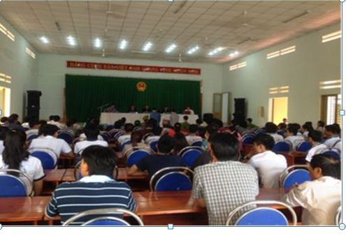 Phiên tòa xét xử lưu động tại Trường Trung học phổ thông Lạc Long Quân, huyện Định Quán.