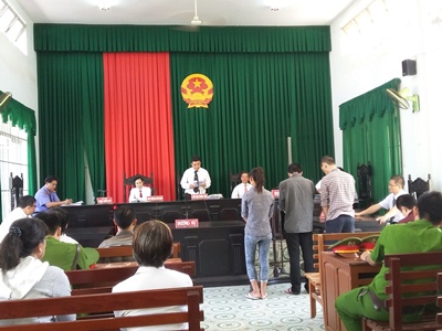 VIỆN KIỂM SÁT NHÂN DÂN HUYỆN VĨNH CỬU PHỐI HỢP VỚI TÒA ÁN NHÂN DÂN HUYỆN VĨNH CỬU TỔ CHỨC PHIÊN TÒA RÚT KINH NGHIỆM