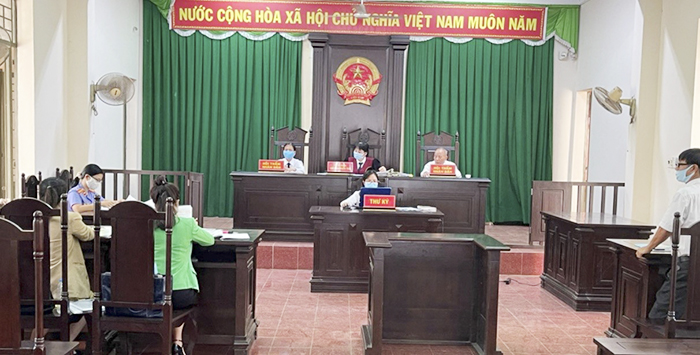 hình ảnh phiên tòa