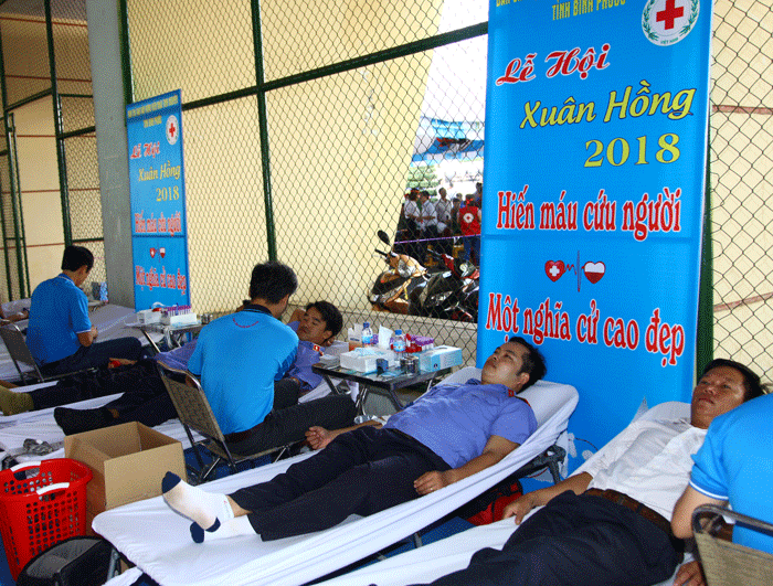 Hiến máu