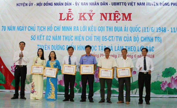 Hình buổi lễ