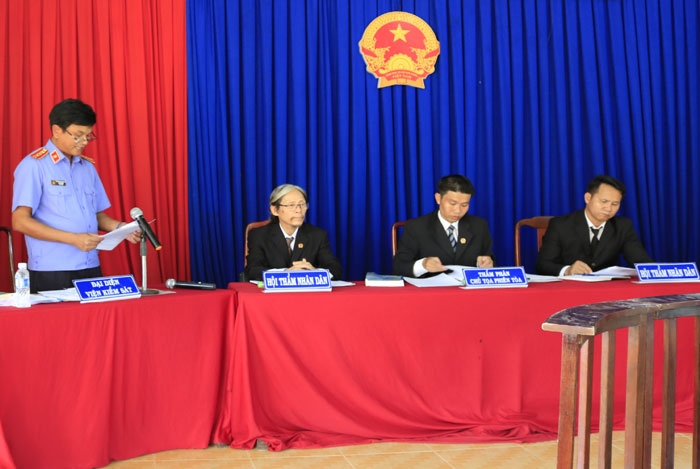 Hinh phiên toà