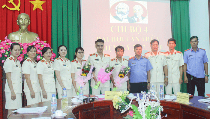Đảng viên chi bộ 4