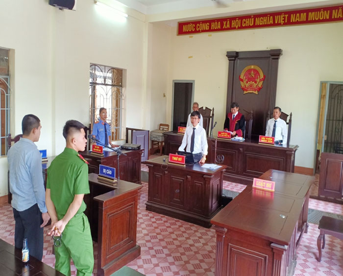 Hình phiên tòa